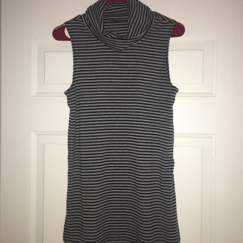 High-Low Sleeveless Top, Size M